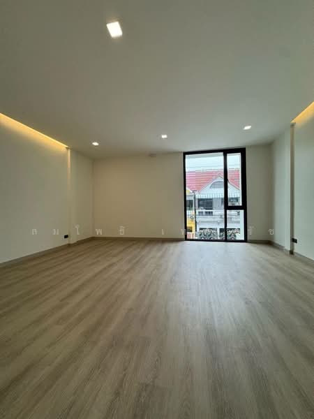 ทาวน์โฮม นาคนิวาส44, Bangkok, Lat Phrao, Bangkok, 3 Bedrooms, 94 sqm, Townhouse For Sale, by สมโพธิ เทศวิรัช, 500490005 - DDproperty.com