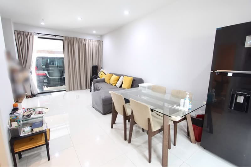 Baan Klang Muang The Edition Rama 9-Pattanakarn, Bangkok, Motorway Road, Prawet, Bangkok, 3 Bedrooms, 152 sqm, Townhouse For Sale, by อภิชัย ลิ้มไชยโรจน์, 500490092 - DDproperty.com