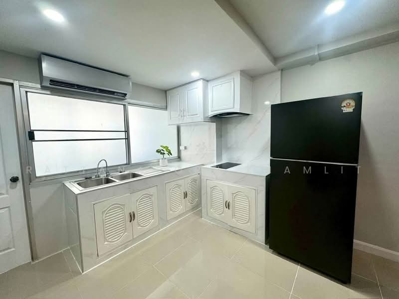 Silom Condominium : สีลมคอนโดมิเนียม, กรุงเทพ, สีลม, บางรัก, กรุงเทพ, 72 ตร.ม., คอนโด ให้เช่า, โดย Rattanaporn Khamlit, 500490098 - DDproperty.com