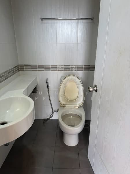 Lumpini Park Rama 9-Ratchada, Bangkok, 888 Chaturathit Road, Bang Kapi, Huai Khwang, Bangkok, 2 Bedrooms, 53 sqm, Condo For Rent, by Kanueng (Pro) Noppornpitak, 500490126 - DDproperty.com