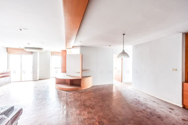 Silom Suite, Bangkok, Soi Sathorn 12, Sathorn Road, Silom, Bang Rak, Bangkok, 3 Bedrooms, 114 sqm, Condo For Sale, by Manat Kunphanphaichit, 500490163 - DDproperty.com