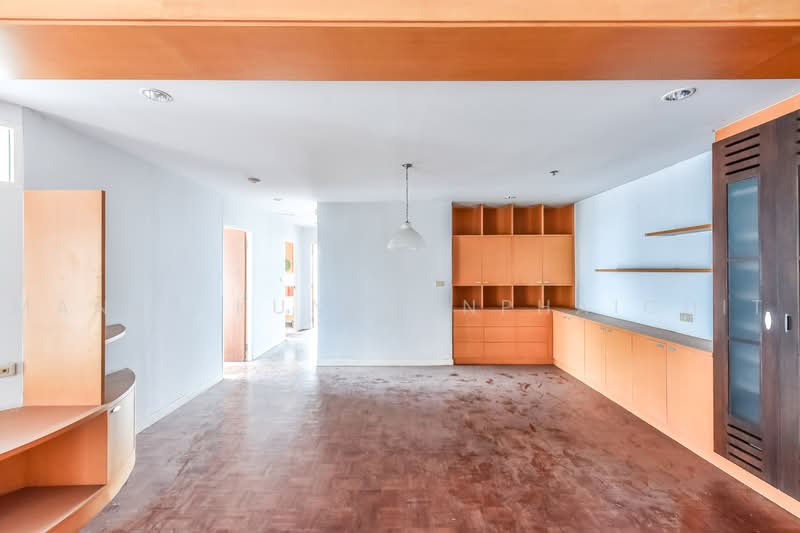 Silom Suite, Bangkok, Soi Sathorn 12, Sathorn Road, Silom, Bang Rak, Bangkok, 3 Bedrooms, 114 sqm, Condo For Sale, by Manat Kunphanphaichit, 500490163 - DDproperty.com
