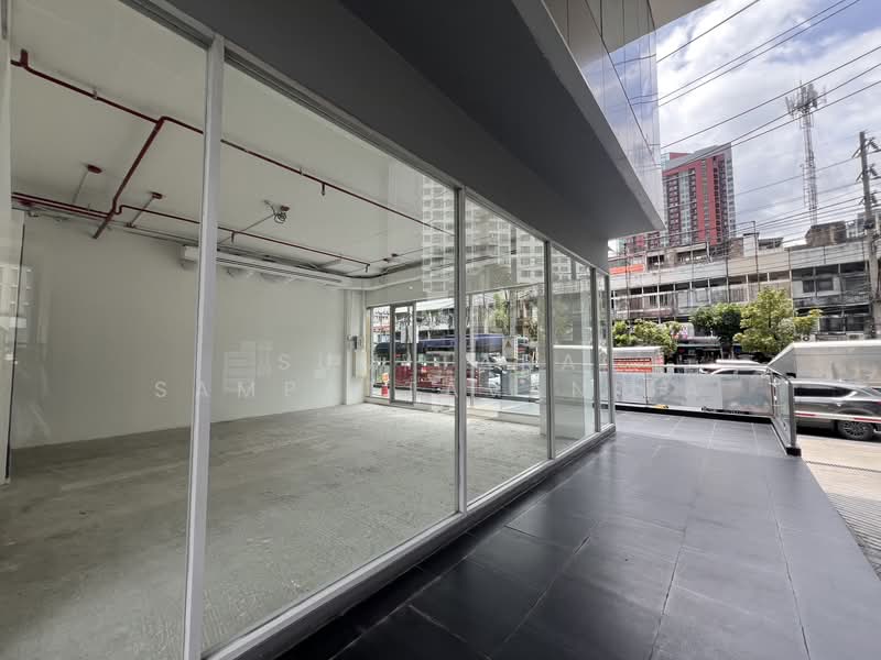 พื้นที่ให้เช่า สุขุมวิท พระโขนง : Space for rent Sukhumvit, Phra Khanong, กรุงเทพ, พระโขนง, คลองเตย, กรุงเทพ, 54 ตร.ม., พื้นที่ขายของ ให้เช่า, โดย Sumitara Sampattavanija, 500490165 - DDproperty.com