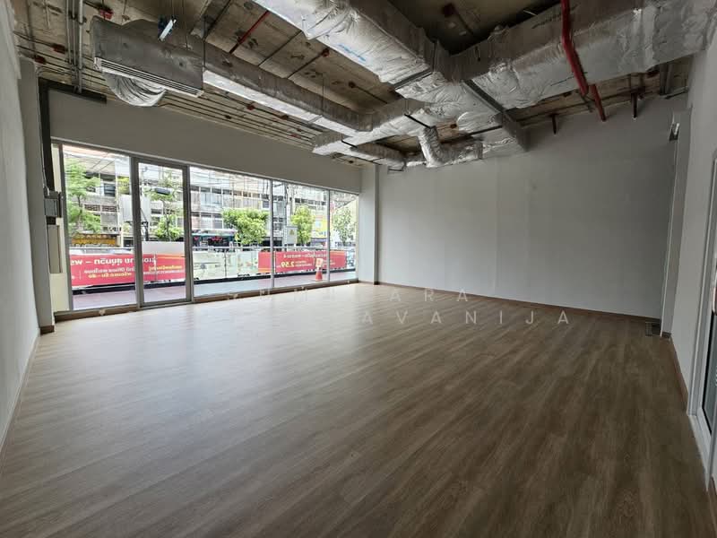 พื้นที่ให้เช่า สุขุมวิท พระโขนง : Space for rent Sukhumvit, Phra Khanong, กรุงเทพ, พระโขนง, คลองเตย, กรุงเทพ, 54 ตร.ม., พื้นที่ขายของ ให้เช่า, โดย Sumitara Sampattavanija, 500490165 - DDproperty.com