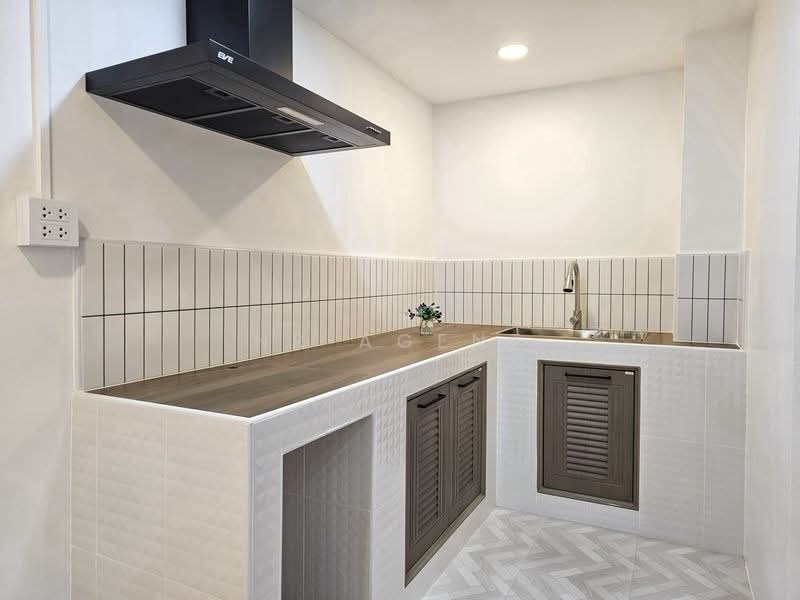 ทาวน์เฮาส์ ซอยเรวดี 57, Nonthaburi, Talat Kwan, Muang Nonthaburi, Nonthaburi, 3 Bedrooms, 100 sqm, Townhouse For Sale, by NR AGENT, 500490189 - DDproperty.com