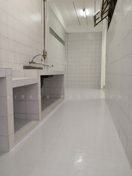 Located at Charoen Soi Inthamara 41, Bangkok, Din Daeng, Bangkok, 5 Bedrooms, 328 sqm, Townhouse For Rent, by Airada Parasarn, 500490260 - DDproperty.com