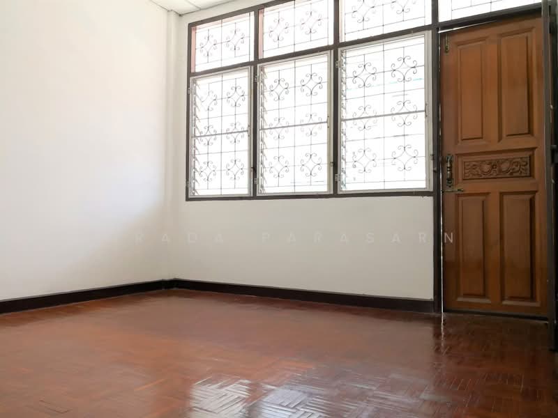 Located at Charoen Soi Inthamara 41, Bangkok, Din Daeng, Bangkok, 5 Bedrooms, 328 sqm, Townhouse For Rent, by Airada Parasarn, 500490260 - DDproperty.com