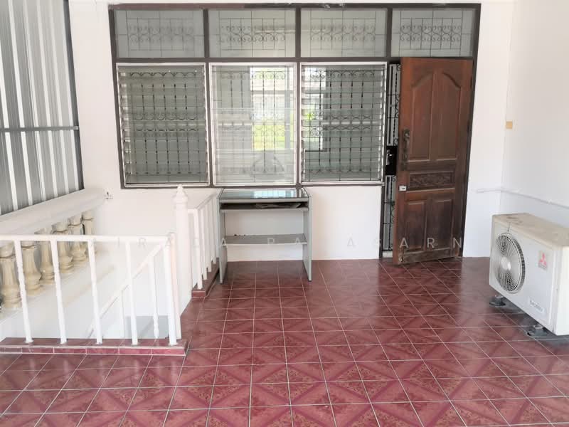 Located at Charoen Soi Inthamara 41, Bangkok, Din Daeng, Bangkok, 5 Bedrooms, 328 sqm, Townhouse For Rent, by Airada Parasarn, 500490260 - DDproperty.com
