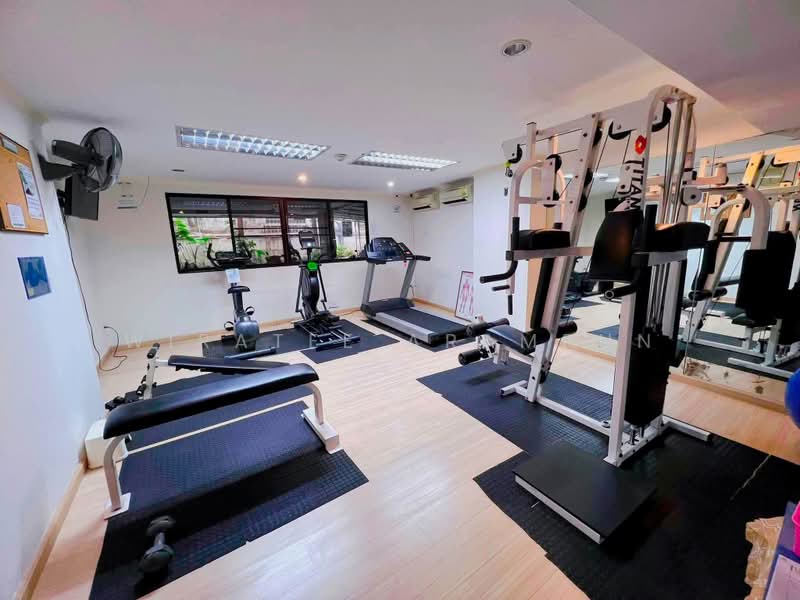 Lumpini Place Narathiwas 24, Bangkok, Sathu Pradit 19 Alley 3, Chong Nonsi, Yan Nawa, Bangkok, 1 Bedroom, 34 sqm, Condo For Sale, by Wiratee Aramrun, 500490361 - DDproperty.com