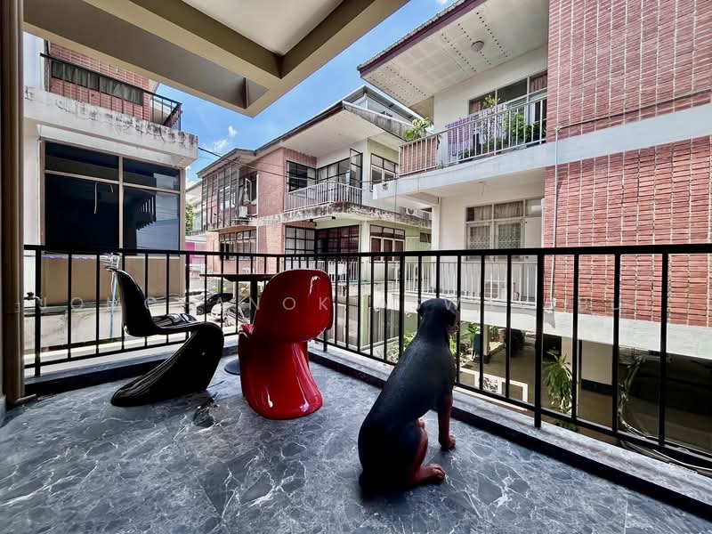 Brown Brick Thonglor, Bangkok, Soi Ekamai 21, Khlong Tan Nua, Watthana, Bangkok, 5 Bedrooms, 600 sqm, Apartment For Sale, by Jomchanok Aswavibul, 500490364 - DDproperty.com