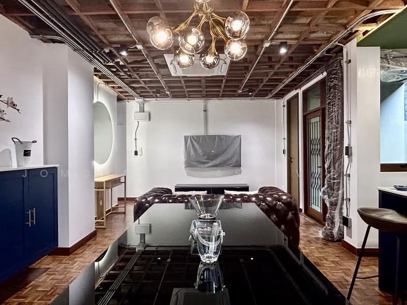 Brown Brick Thonglor, Bangkok, Soi Ekamai 21, Khlong Tan Nua, Watthana, Bangkok, 5 Bedrooms, 600 sqm, Apartment For Sale, by Jomchanok Aswavibul, 500490364 - DDproperty.com