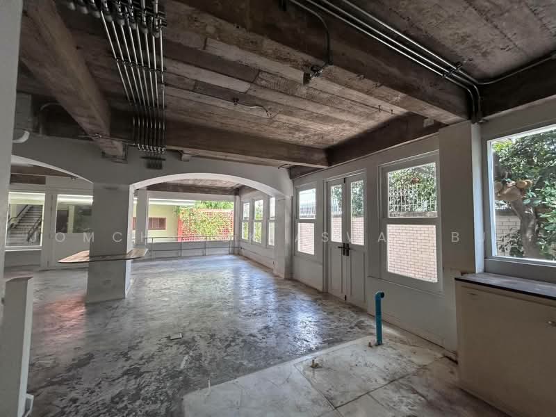 Brown Brick Thonglor, Bangkok, Soi Ekamai 21, Khlong Tan Nua, Watthana, Bangkok, 2 Bedrooms, 200 sqm, Apartment For Rent, by Jomchanok Aswavibul, 500490367 - DDproperty.com