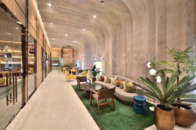 XT Huaikhwang, Bangkok, 244 Ratchadaphisek Road, Huai Khwang, Bangkok, 1 Bedroom, 35 sqm, Condo For Sale, by Sirirut Havee Akehurst, 500490384 - DDproperty.com