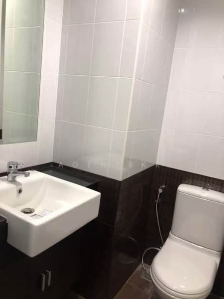 Asakan Place Srinakarin, Bangkok, 617 Srinakarin Road, Suan Luang, Bangkok, Studio, 28 sqm, Condo For Rent, by Agentbkk, 500490396 - DDproperty.com