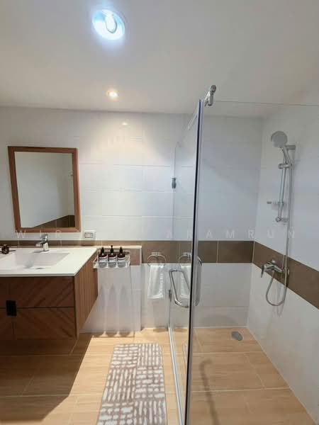 Serene Place Sukhumvit 24, Bangkok, 9 Soi Sukhumvit 24, Sukhumvit Road, Khong Tan, Khlong Toei, Bangkok, 2 Bedrooms, 80 sqm, Condo For Rent, by Wiratee Aramrun, 500490403 - DDproperty.com