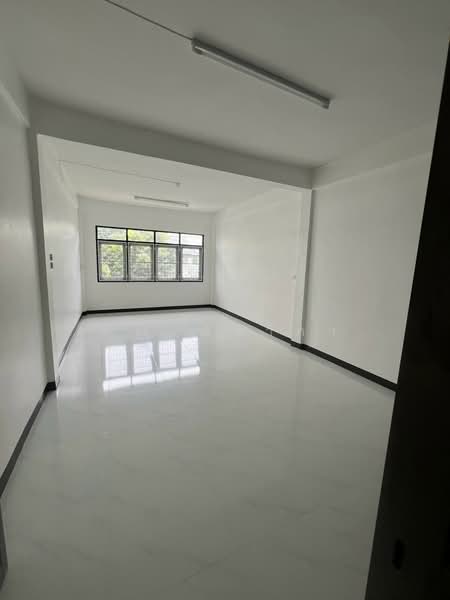 Commercial Building for Sale in Charoen Nakhon 7, 18 sq.wah, Bangkok, Khlong Ton Sai, Khlong San, Bangkok, , 250 sqm, Shophouse For Sale, by คุณ ณิชาภา, 500490411 - DDproperty.com