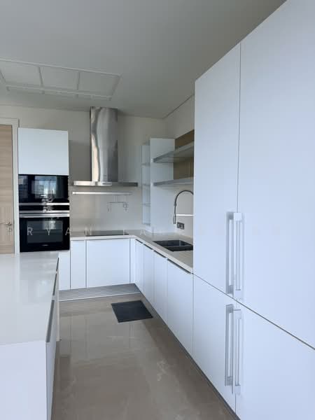 Sindhorn Residence, Bangkok, 54 Soi Ton Son, Lumphini, Pathum Wan, Bangkok, 2 Bedrooms, 140 sqm, Condo For Rent, by Ryan Tarrarinn, 500490426 - DDproperty.com