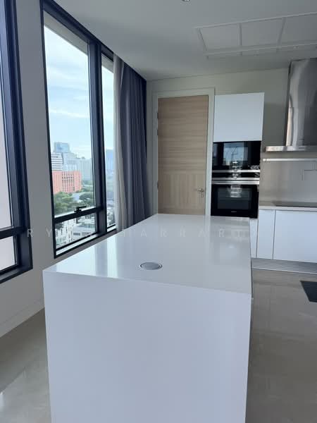 Sindhorn Residence, Bangkok, 54 Soi Ton Son, Lumphini, Pathum Wan, Bangkok, 2 Bedrooms, 140 sqm, Condo For Rent, by Ryan Tarrarinn, 500490426 - DDproperty.com