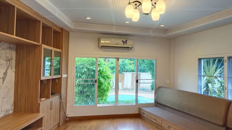 Large Detached House Near Central Rama 2, Bangkok, ท่าข้าม - พระราม 2, Tha Kham, Bang Khun Thian, Bangkok, 5 Bedrooms, 400 sqm, Single Detached House For Sale, by ศิริกาญจณ์ ประณุทกระสานติ์, 500490455 - ห้องรับแขก - DDproperty.com