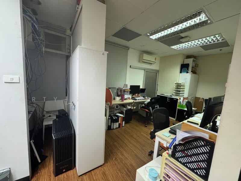 ให้เช่าสำนักงานตกแต่งแล้ว ชั้น 26 ติด BTS กรุงธนบุรี 219.52 ตร.ม., กรุงเทพ, คลองต้นไทร, คลองสาน, กรุงเทพ, 219 ตร.ม., สำนักงาน ให้เช่า, โดย Forty-Six Real Estate Group, 500490465 - DDproperty.com
