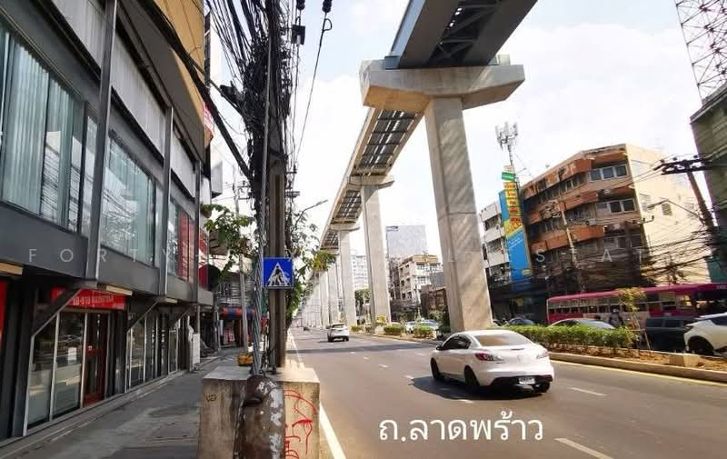 ขาย/ให้เช่า ตึกแถว,อาคาร ติดไฟแดงมุมแยกรัชดา-ลาดพร้าว 4 ชั้น ตรงข้ามสถานี MRT, Bangkok, Jom Phon, Chatuchak, Bangkok, , 800 sqm, Shophouse For Rent, by Forty-Six Real Estate Group, 500490468 - DDproperty.com