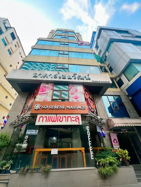 ขายอาคารพาณิชย์ 8 ชั้น (หัวมุม) หน้า รพ.พระราม 9, Bangkok, Bang Kapi, Huai Khwang, Bangkok, , 1,004 sqm, Shophouse For Sale, by Forty-Six Real Estate Group, 500490474 - DDproperty.com