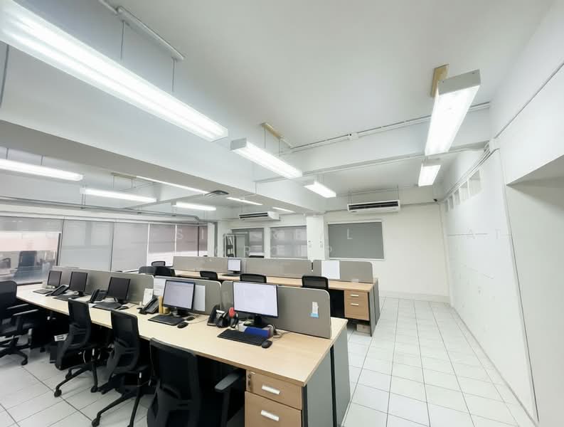 ขายอาคารพาณิชย์ 8 ชั้น (หัวมุม) หน้า รพ.พระราม 9, Bangkok, Bang Kapi, Huai Khwang, Bangkok, , 1,004 sqm, Shophouse For Sale, by Forty-Six Real Estate Group, 500490474 - DDproperty.com