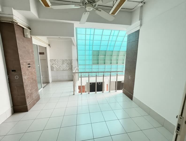 ขายอาคารพาณิชย์ 8 ชั้น (หัวมุม) หน้า รพ.พระราม 9, Bangkok, Bang Kapi, Huai Khwang, Bangkok, , 1,004 sqm, Shophouse For Sale, by Forty-Six Real Estate Group, 500490474 - DDproperty.com