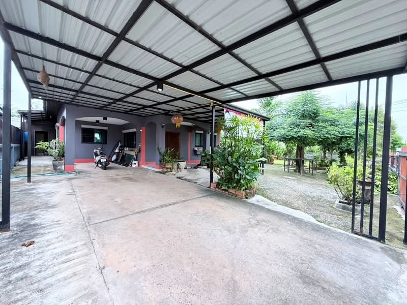 Single House Suk Kasem Village Soi 3, Nong Na Kham, Udon Thani, Udon Thani, ถนนอุดรธานี - สกลนคร, Nong Na Kham, Muang Udon Thani, Udon Thani, 3 Bedrooms, 120 sqm, Single Detached House For Sale, by Kulaya Thanapura, 500490481 - DDproperty.com