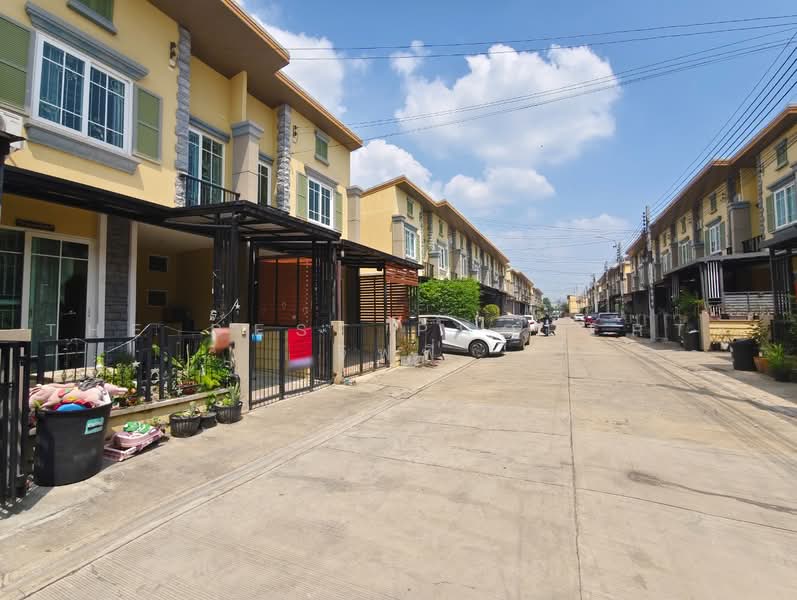Golden Town Phetkasem-Phutthamonthon Sai 3, Bangkok, Phutta Monthon Sai 3 Road, Nong Kang Plu, Nong Khaem, Bangkok, 3 Bedrooms, 96 sqm, Townhouse For Sale, by The Best Property จิฟฟี่, 500490621 - DDproperty.com