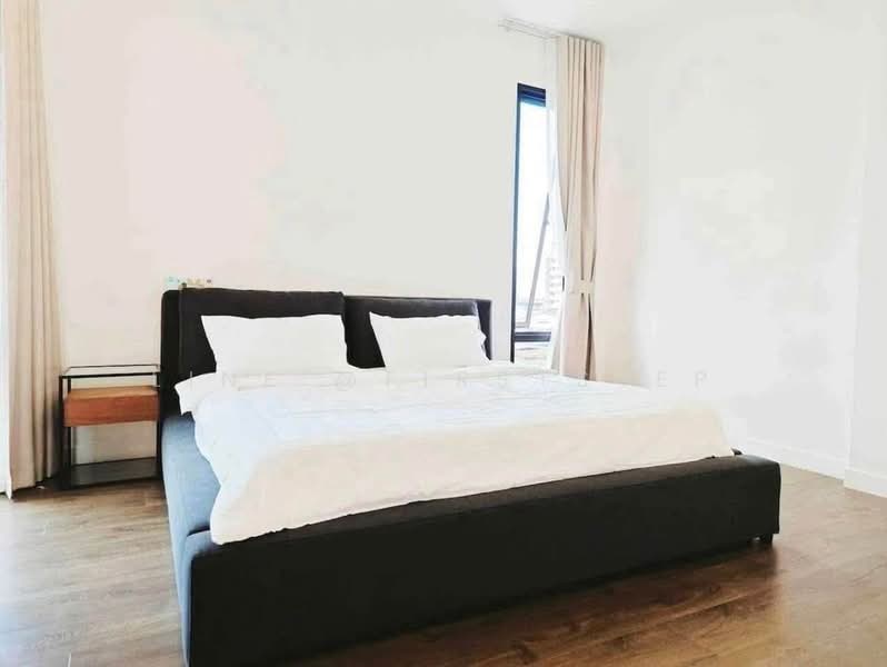 3-Storey House, Soi Inthamara 29 Yaek 1 Sutthisan, With swimming pool, Ready to move in, Bangkok, Samsen Nai, Phaya Thai, Bangkok, 7 Bedrooms, 6,625 sqm, Single Detached House For Rent, by LINE @firststep, 500490651 - DDproperty.com