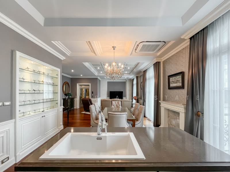 Luxury House for Sale in Sukhumvit 61, Ekkamai | Spacious 600 Sq.m. Private Residence in Prime Bangk, Bangkok, Khlong Tan Nua, Watthana, Bangkok, 4 Bedrooms, 600 sqm, Single Detached House For Sale, by Shinyu Real Estate, 500490669 - DDproperty.com