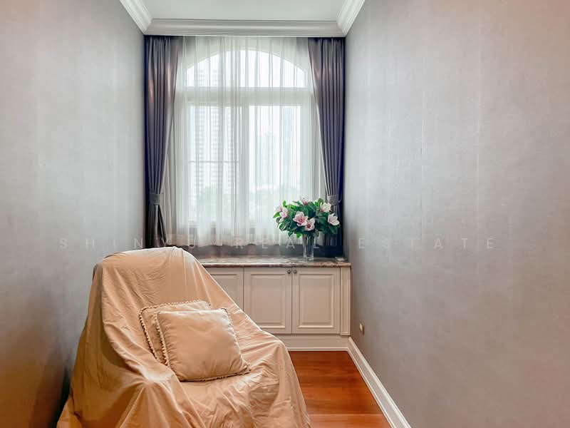 Luxury House for Sale in Sukhumvit 61, Ekkamai | Spacious 600 Sq.m. Private Residence in Prime Bangk, Bangkok, Khlong Tan Nua, Watthana, Bangkok, 4 Bedrooms, 600 sqm, Single Detached House For Sale, by Shinyu Real Estate, 500490669 - DDproperty.com