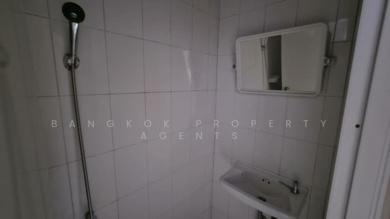 Townhouse in Ekkamai with private poo, bangkok, Khlong Tan Nua, Watthana, Bangkok, 3 Bedrooms, 450 sqm, Townhouse For Sale, by BANGKOK PROPERTY AGENTS, 500490672 - DDproperty.com