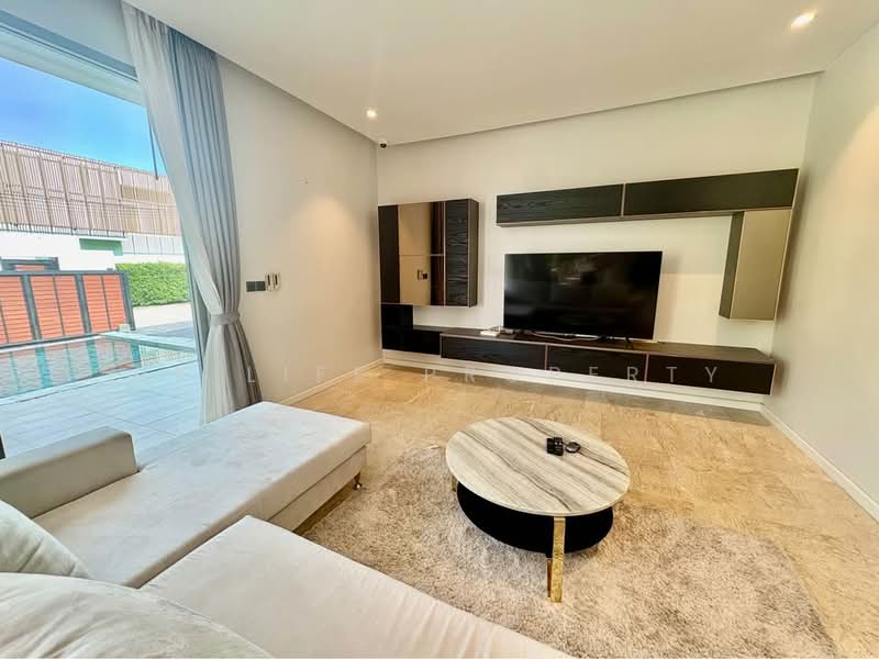 10R0545 Pool villa for rent 4 bedroom 5 bathroom 160,000/month at muang have fully furnished, Phuket, Ratsada, Muang Phuket, Phuket, 4 Bedrooms, 320 sqm, Villa For Rent, by PK LIFE Property, 500490692 - DDproperty.com