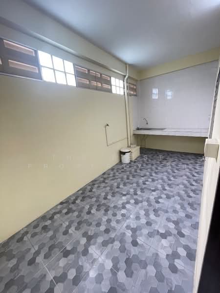ทาวน์เฮ้าส์ดอนหัวฬ่อ ชลบุรี, Chon Buri (Pattaya), Don Hualo, Muang Chon Buri, Chon Buri (Pattaya), 2 Bedrooms, 100 sqm, Townhouse For Sale, by The Best Property กิ๊ก, 500490705 - DDproperty.com