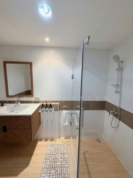 Serene Place Sukhumvit 24, Bangkok, 9 Soi Sukhumvit 24, Sukhumvit Road, Khong Tan, Khlong Toei, Bangkok, 2 Bedrooms, 80 sqm, Condo For Rent, by Oraya Fortney, 500490758 - DDproperty.com