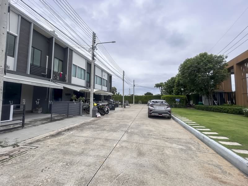 Pleno Ratchapruek-Chaengwattana, Pathum Thani, O Bo Cho Rim Khan Khlong Ko Kriang Road, Bang Khu Wat, Muang Pathum Thani, Pathum Thani, 3 Bedrooms, 120 sqm, Townhouse For Sale, by บริษัท เอชแอล แอสเซท จำกัด, 500490788 - DDproperty.com