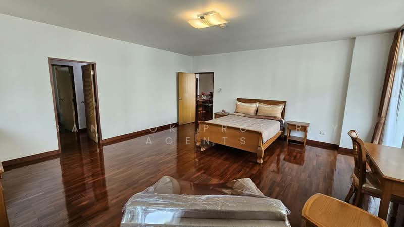 Aramvej Apartment, Bangkok, 181 Soi Sukhumvit 49/11, Khlong Tan Nua, Watthana, Bangkok, 3 Bedrooms, 300 sqm, Condo For Rent, by BANGKOK PROPERTY AGENTS, 500490795 - DDproperty.com
