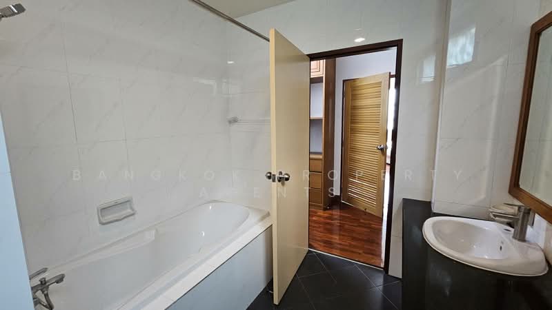 Aramvej Apartment, Bangkok, 181 Soi Sukhumvit 49/11, Khlong Tan Nua, Watthana, Bangkok, 3 Bedrooms, 300 sqm, Condo For Rent, by BANGKOK PROPERTY AGENTS, 500490795 - DDproperty.com