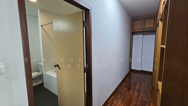 Aramvej Apartment, Bangkok, 181 Soi Sukhumvit 49/11, Khlong Tan Nua, Watthana, Bangkok, 3 Bedrooms, 300 sqm, Condo For Rent, by BANGKOK PROPERTY AGENTS, 500490795 - DDproperty.com