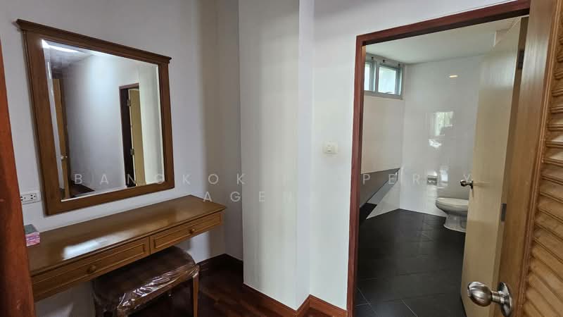 Aramvej Apartment, Bangkok, 181 Soi Sukhumvit 49/11, Khlong Tan Nua, Watthana, Bangkok, 3 Bedrooms, 300 sqm, Condo For Rent, by BANGKOK PROPERTY AGENTS, 500490795 - DDproperty.com