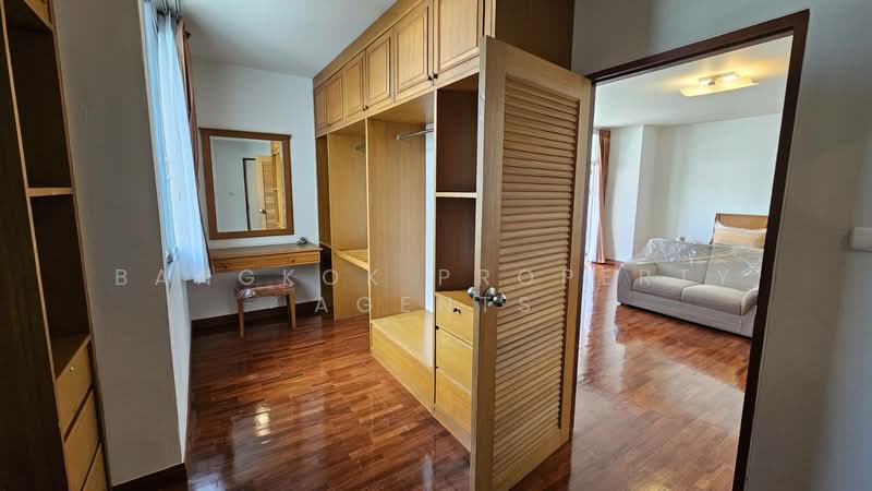 Aramvej Apartment, Bangkok, 181 Soi Sukhumvit 49/11, Khlong Tan Nua, Watthana, Bangkok, 3 Bedrooms, 300 sqm, Condo For Rent, by BANGKOK PROPERTY AGENTS, 500490795 - DDproperty.com