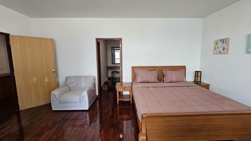 Aramvej Apartment, Bangkok, 181 Soi Sukhumvit 49/11, Khlong Tan Nua, Watthana, Bangkok, 3 Bedrooms, 300 sqm, Condo For Rent, by BANGKOK PROPERTY AGENTS, 500490795 - DDproperty.com