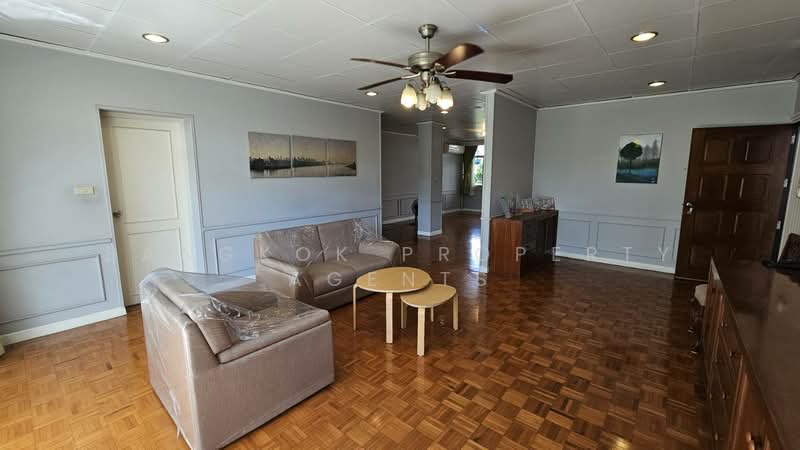 Aramvej Apartment, Bangkok, 181 Soi Sukhumvit 49/11, Khlong Tan Nua, Watthana, Bangkok, 4 Bedrooms, 260 sqm, Condo For Rent, by BANGKOK PROPERTY AGENTS, 500490832 - DDproperty.com