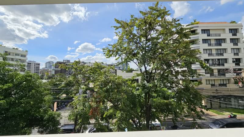 Aramvej Apartment, Bangkok, 181 Soi Sukhumvit 49/11, Khlong Tan Nua, Watthana, Bangkok, 4 Bedrooms, 260 sqm, Condo For Rent, by BANGKOK PROPERTY AGENTS, 500490832 - DDproperty.com