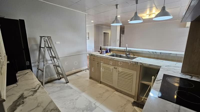 Aramvej Apartment, Bangkok, 181 Soi Sukhumvit 49/11, Khlong Tan Nua, Watthana, Bangkok, 4 Bedrooms, 260 sqm, Condo For Rent, by BANGKOK PROPERTY AGENTS, 500490832 - DDproperty.com