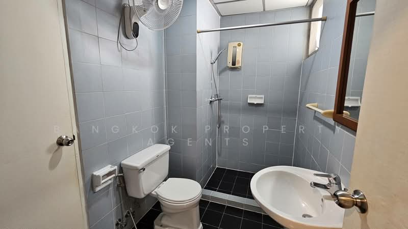 Aramvej Apartment, Bangkok, 181 Soi Sukhumvit 49/11, Khlong Tan Nua, Watthana, Bangkok, 4 Bedrooms, 260 sqm, Condo For Rent, by BANGKOK PROPERTY AGENTS, 500490832 - DDproperty.com