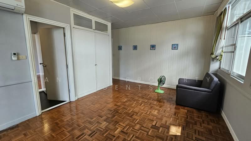 Aramvej Apartment, Bangkok, 181 Soi Sukhumvit 49/11, Khlong Tan Nua, Watthana, Bangkok, 4 Bedrooms, 260 sqm, Condo For Rent, by BANGKOK PROPERTY AGENTS, 500490832 - DDproperty.com