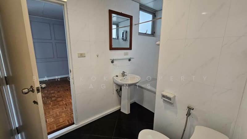 Aramvej Apartment, Bangkok, 181 Soi Sukhumvit 49/11, Khlong Tan Nua, Watthana, Bangkok, 4 Bedrooms, 260 sqm, Condo For Rent, by BANGKOK PROPERTY AGENTS, 500490832 - DDproperty.com